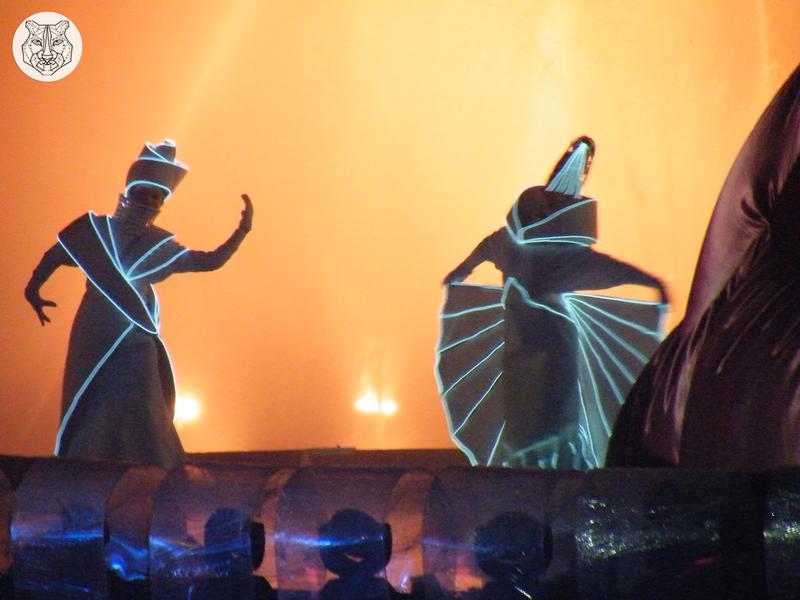 Luminous costumes for the show "Circle of Light". Daria Held